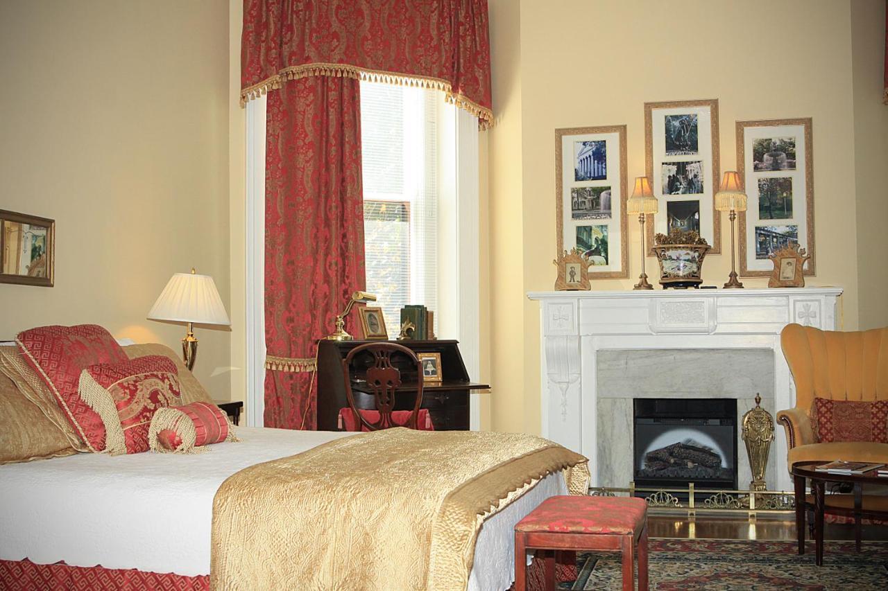 Louisville Bourbon Inn エクステリア 写真