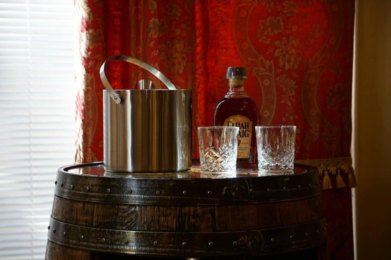Louisville Bourbon Inn エクステリア 写真