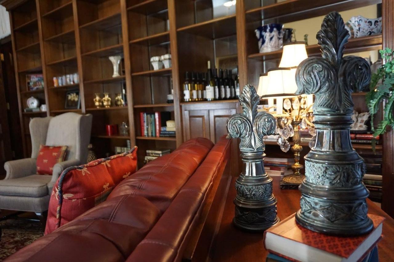 Louisville Bourbon Inn エクステリア 写真