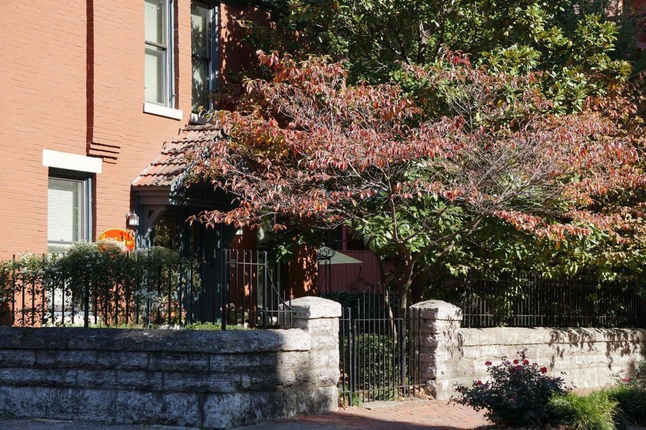 Louisville Bourbon Inn エクステリア 写真