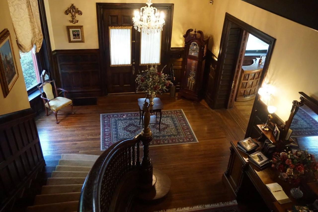 Louisville Bourbon Inn エクステリア 写真