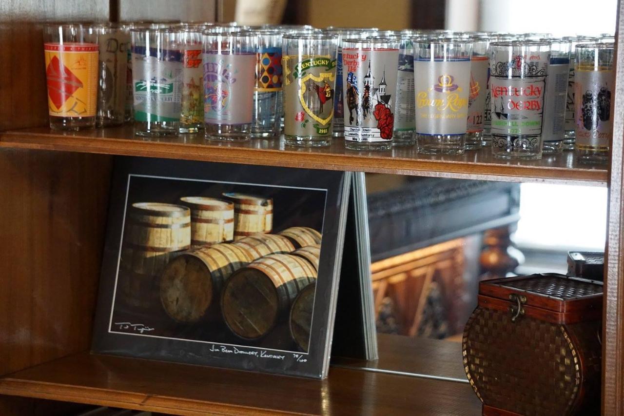 Louisville Bourbon Inn エクステリア 写真