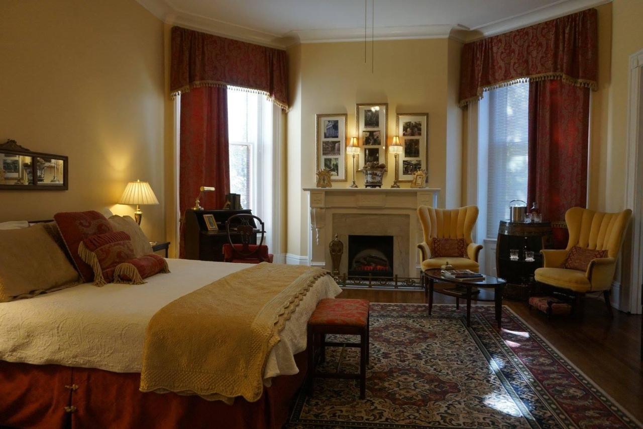 Louisville Bourbon Inn エクステリア 写真