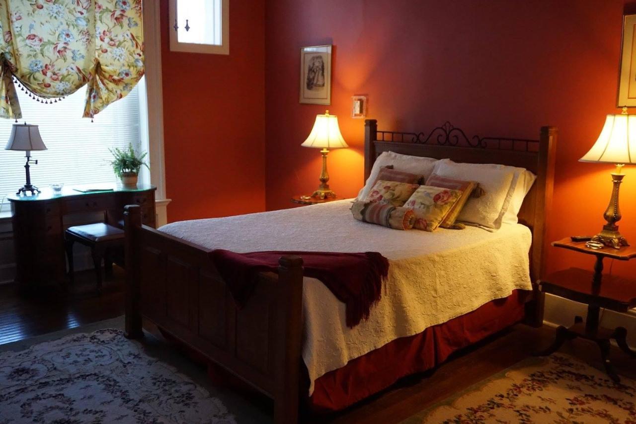 Louisville Bourbon Inn エクステリア 写真