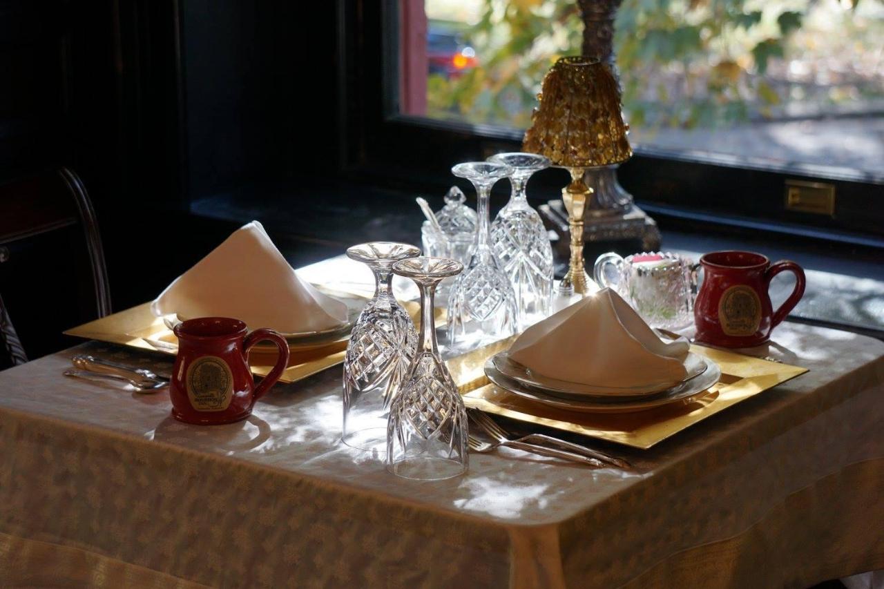 Louisville Bourbon Inn エクステリア 写真